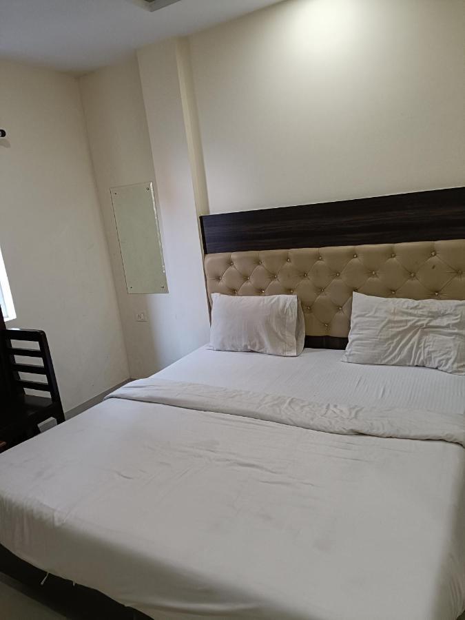 Hotel Sun plaza Luxury Nuova Delhi Esterno foto