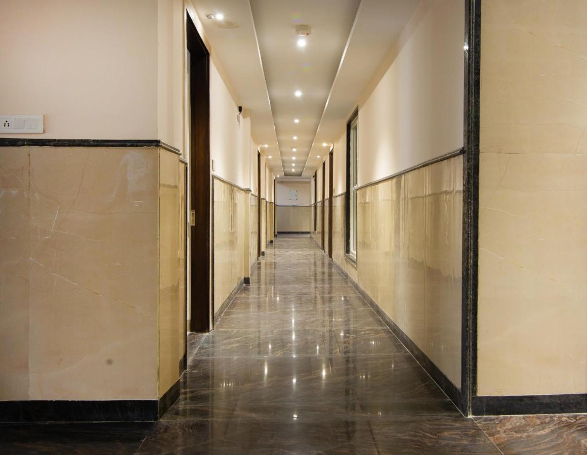 Hotel Sun plaza Luxury Nuova Delhi Esterno foto