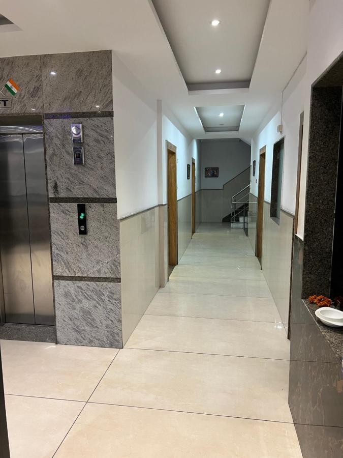 Hotel Sun plaza Luxury Nuova Delhi Esterno foto