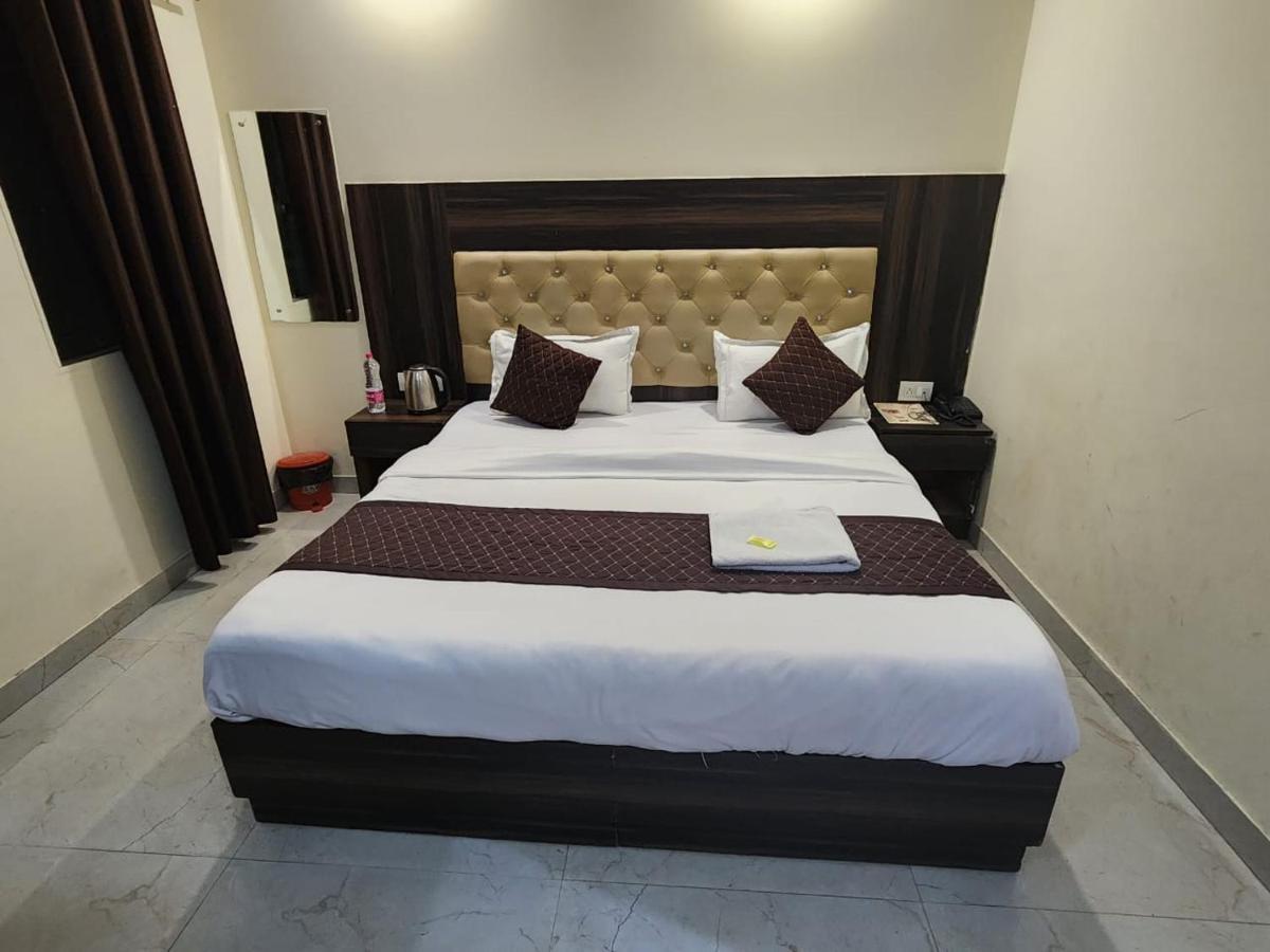 Hotel Sun plaza Luxury Nuova Delhi Esterno foto