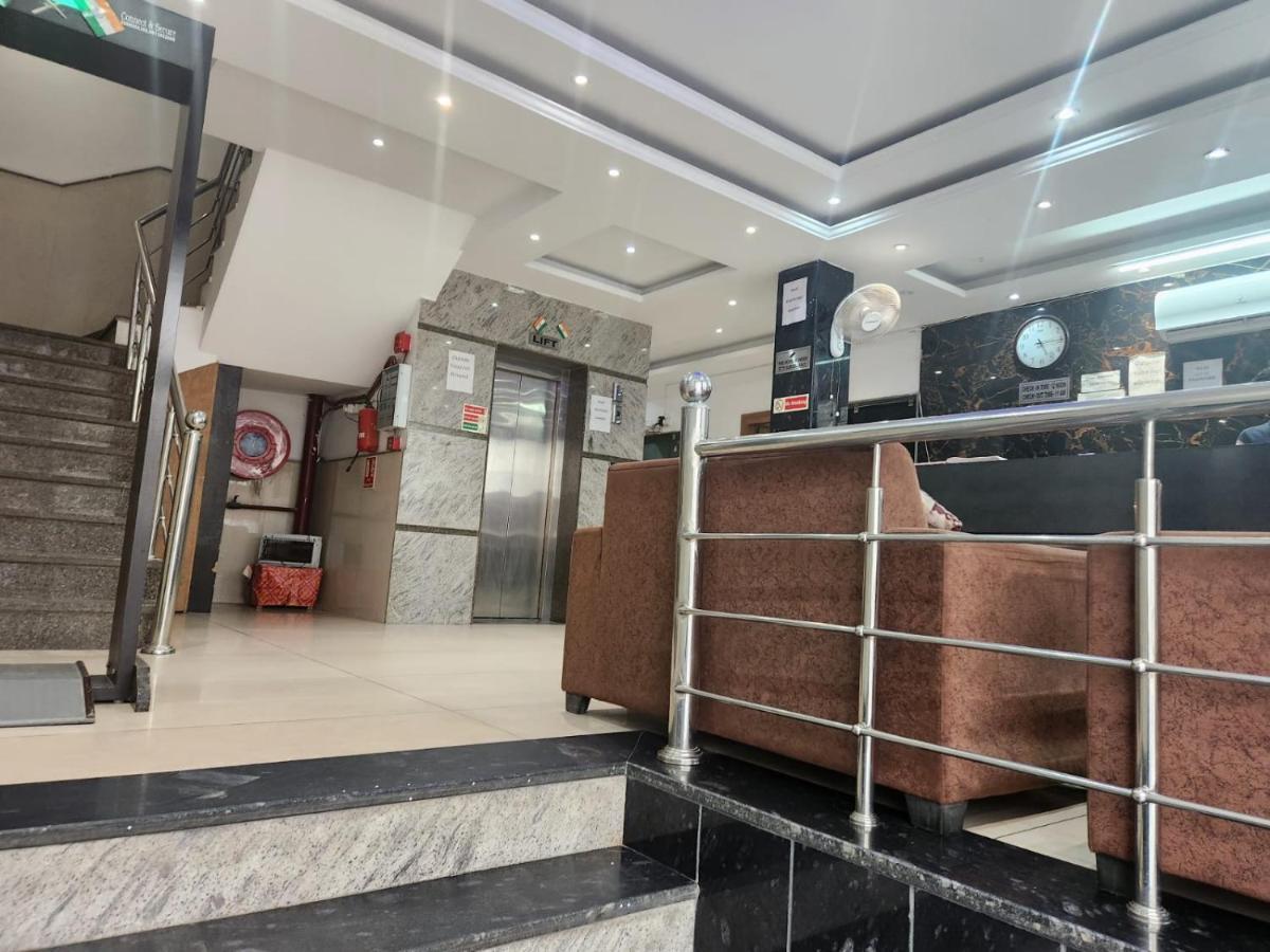 Hotel Sun plaza Luxury Nuova Delhi Esterno foto