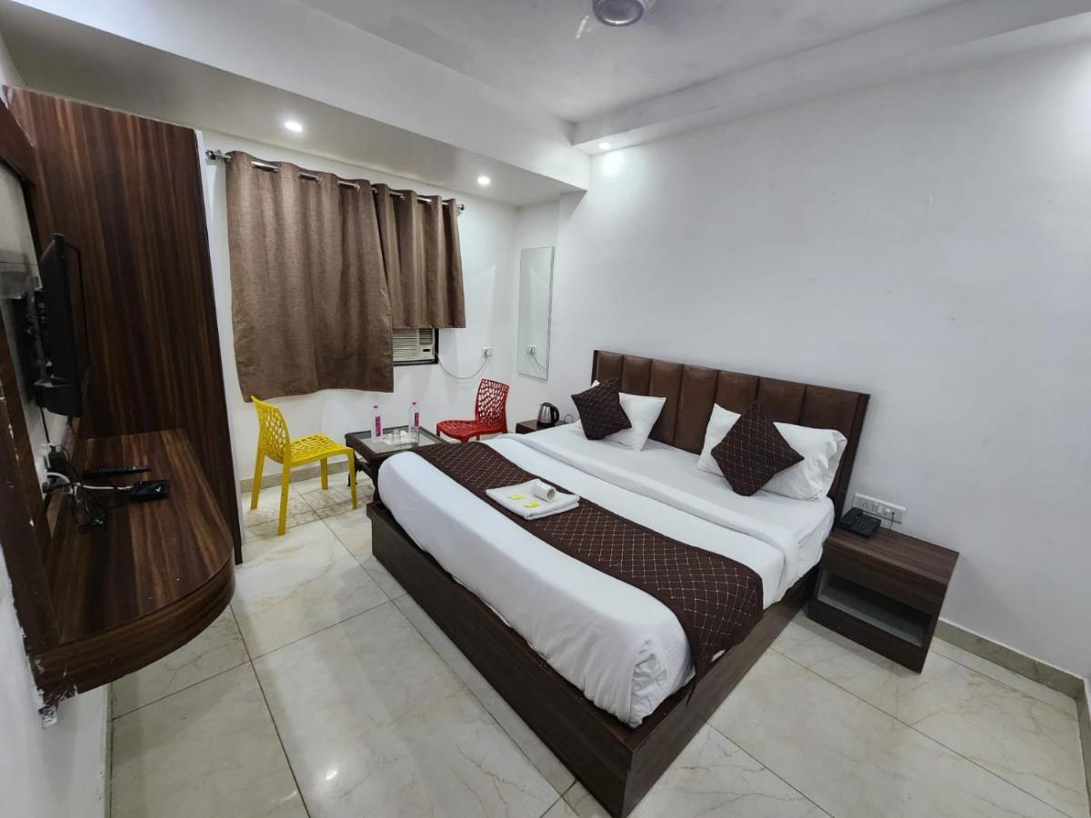 Hotel Sun plaza Luxury Nuova Delhi Esterno foto