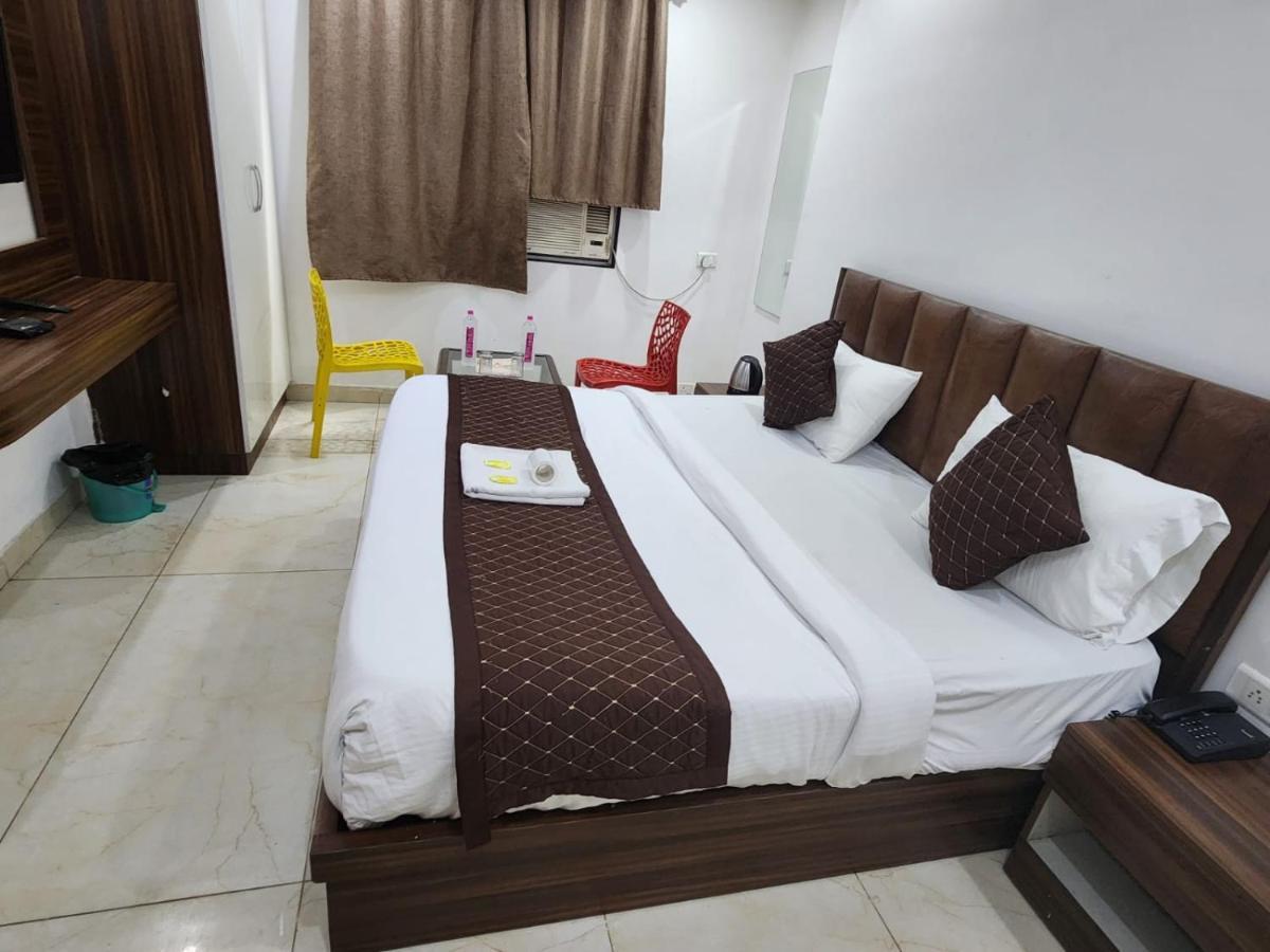 Hotel Sun plaza Luxury Nuova Delhi Esterno foto