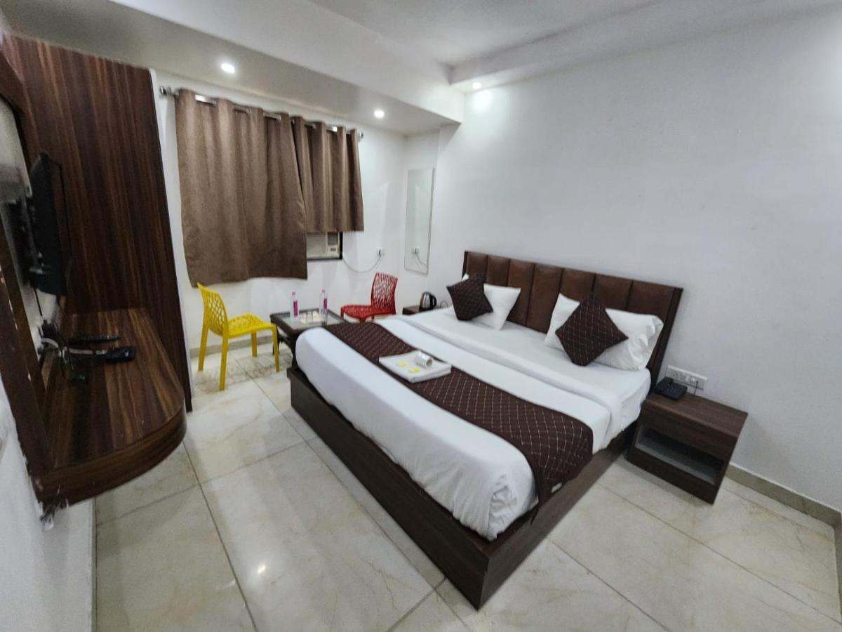 Hotel Sun plaza Luxury Nuova Delhi Esterno foto