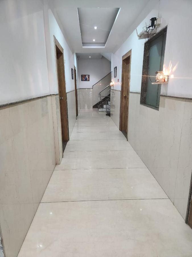 Hotel Sun plaza Luxury Nuova Delhi Esterno foto