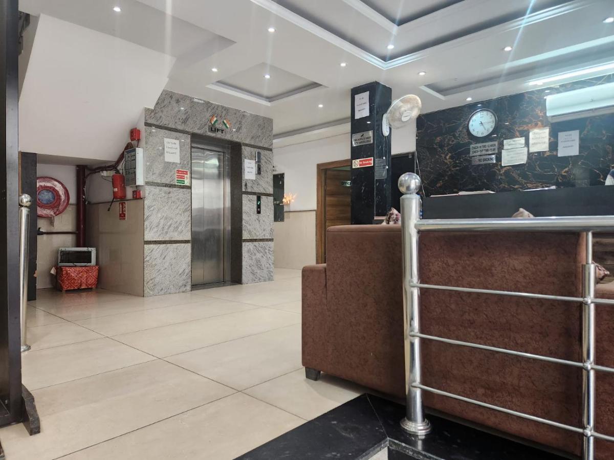 Hotel Sun plaza Luxury Nuova Delhi Esterno foto