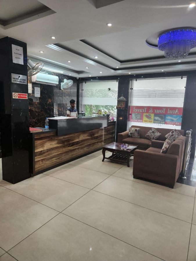 Hotel Sun plaza Luxury Nuova Delhi Esterno foto