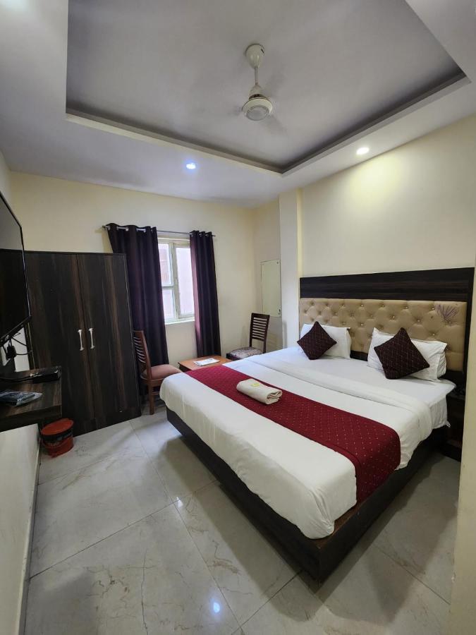 Hotel Sun plaza Luxury Nuova Delhi Esterno foto